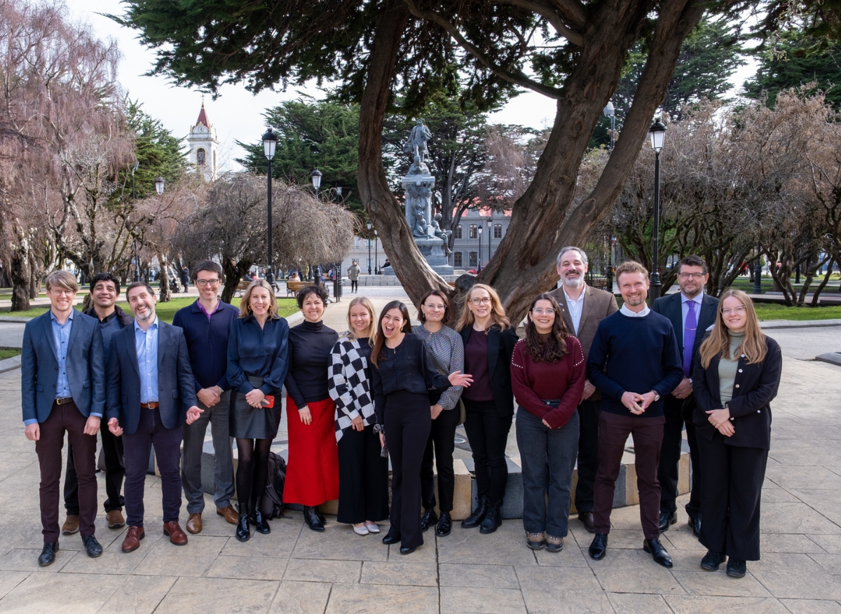 John Treimun, jefe de investigación del CIT-UAI, representó al Centro en las jornadas realizadas en Punta Arenas, en el marco de la creación del Centro Tecnológico para la Innovación en Hidrógeno Verde. La instancia reunió a más de 20 organizaciones para co-construir una hoja de ruta hacia una industria energética sostenible en Magallanes y la Antártica Chilena.
